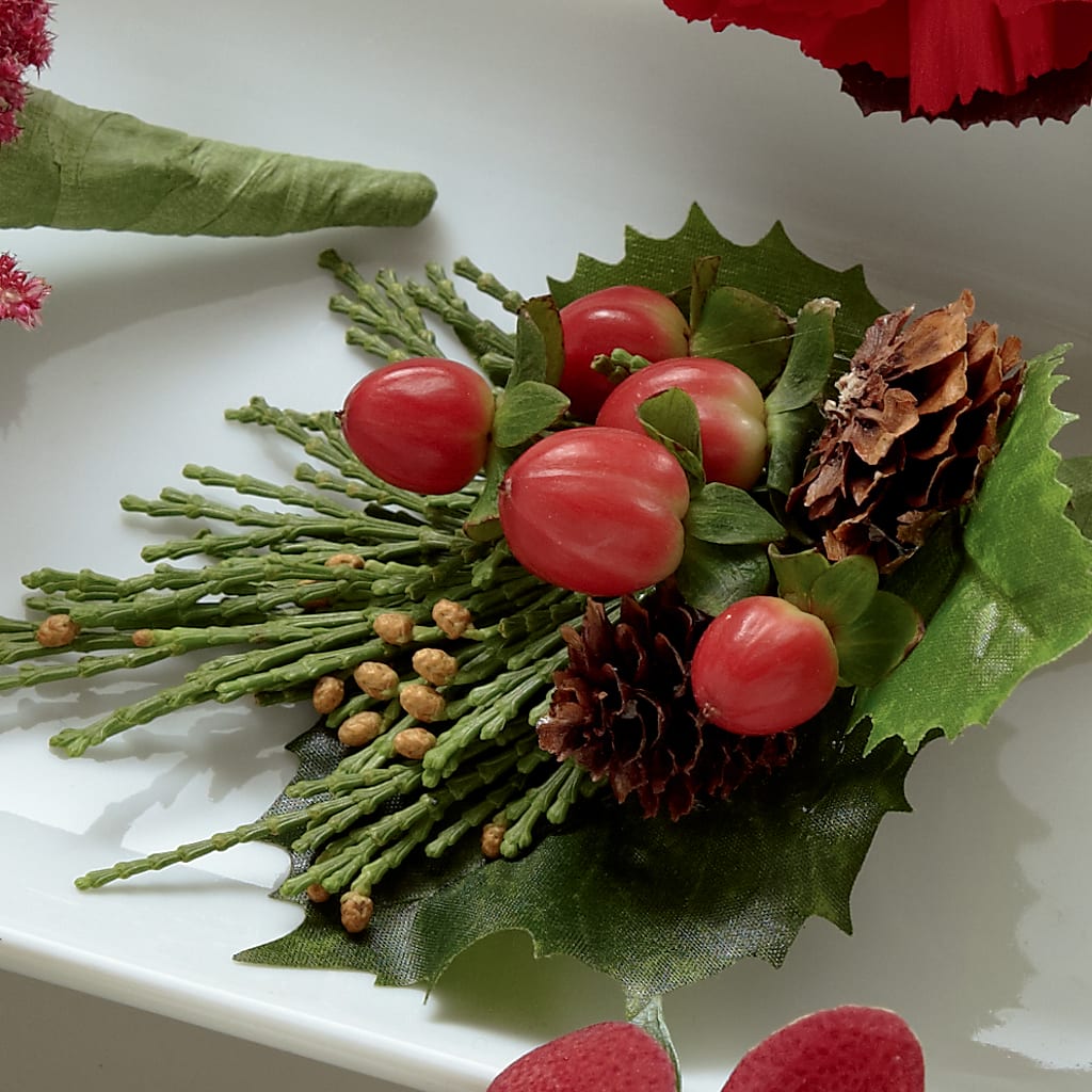 Red Berry Boutonniere – Sugardoll Florist, New York NY