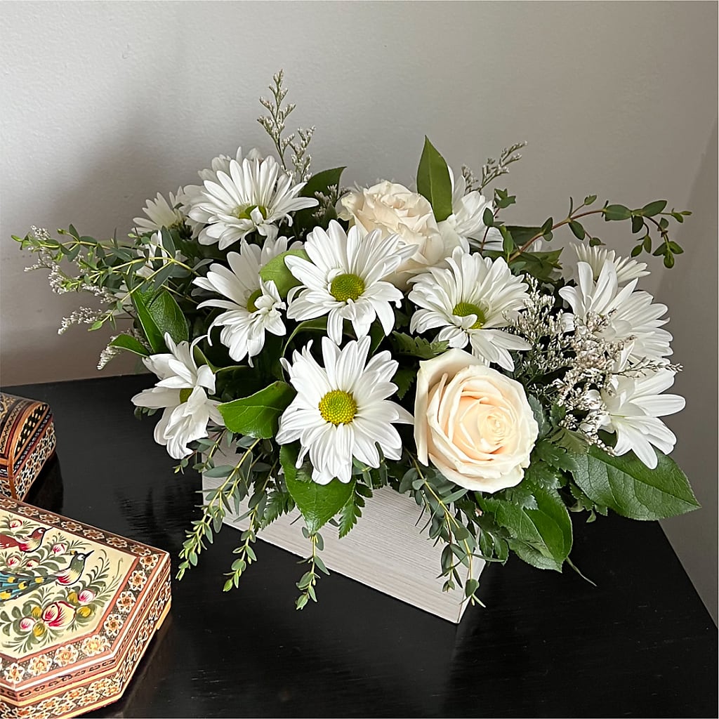 Fresh Linen Box Bouquet –  Sugardoll Florist, New York NY